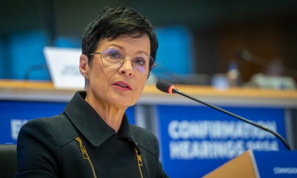 Kos: Ukraina një nga vendet që po përparon më së shpejti drejt anëtarësimit në BE