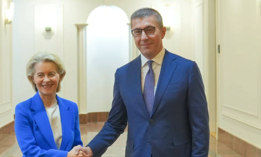 Mickoski i inkurajuar nga mesazhet e Von der Leyenit, por jo nga qëndrimi për ndryshimet kushtetuese