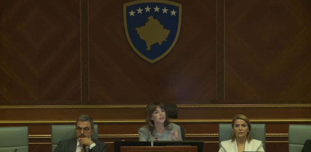 Përplasje mes Haxhiut dhe Hazirit në Kuvend gjatë debatit për vrasjen e Arlindës