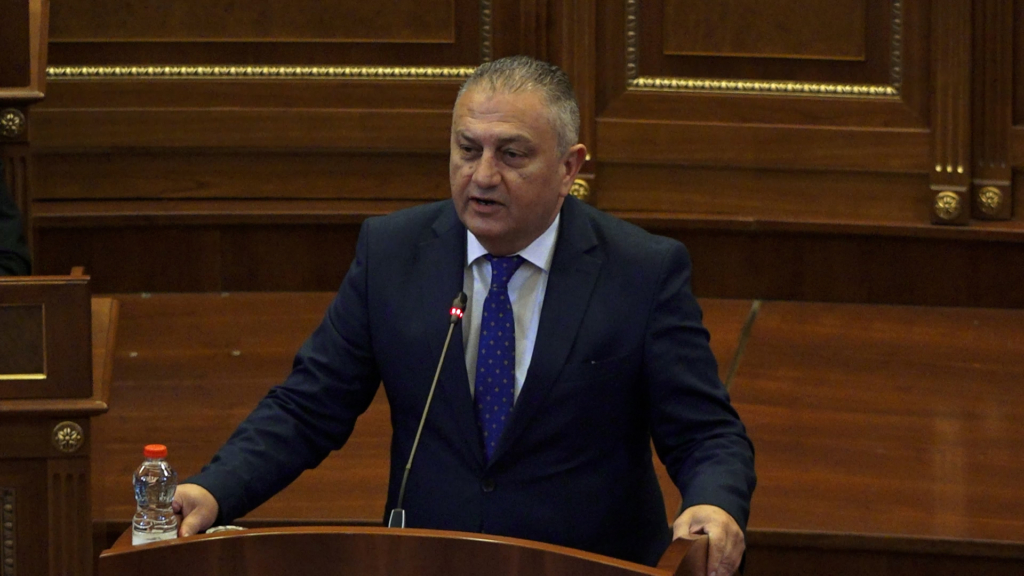 Lazar Radulloviq e quan organizatë kriminale Listën Serbe: Mund të më vrisni, por jo të më frikësoni
