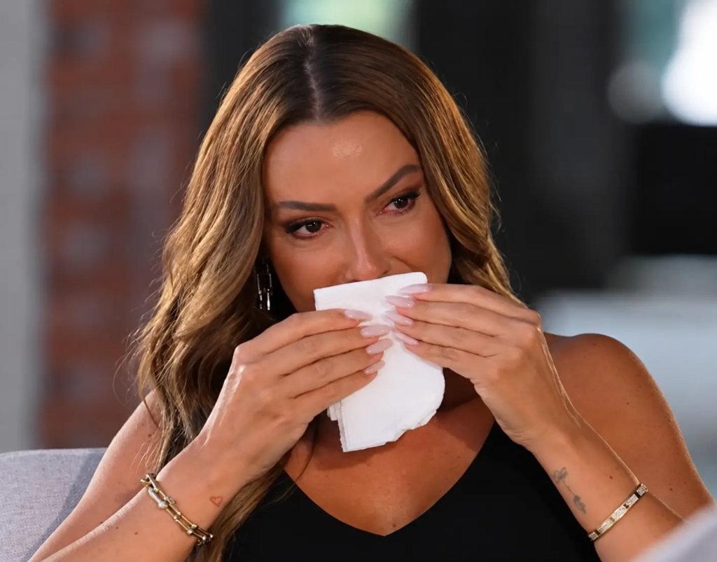 Hadise zbulon plagët e së kaluarës dhe ëndrrat për të ardhmen
