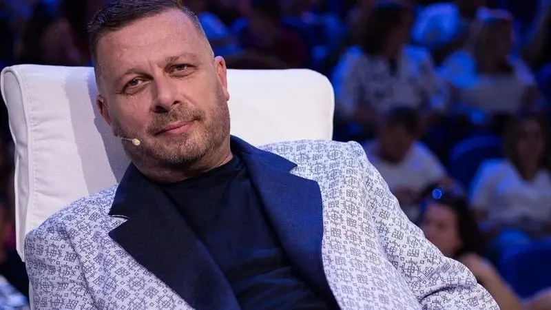 Adrian Hila flet për kamerat në banesë: Siguria ishte prioriteti, jo regjistrimi i momenteve intime