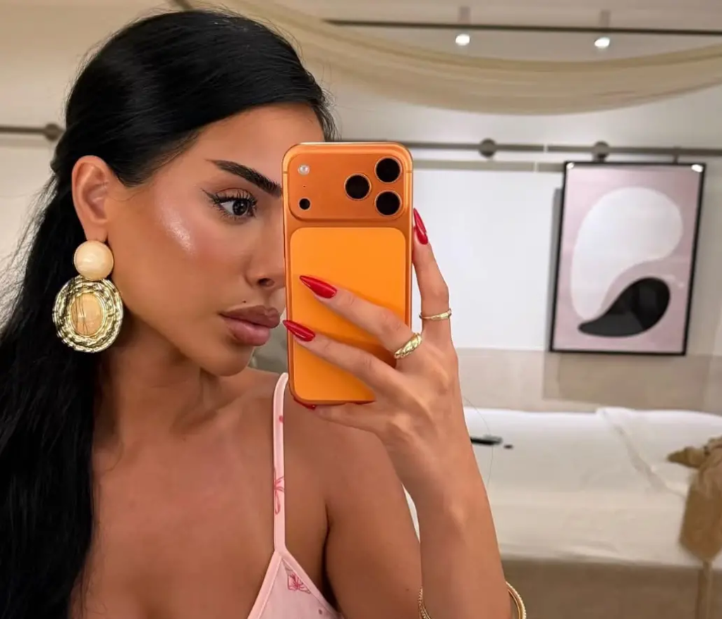 Kader Kicaj befason me stilin e saj të veçantë në Instagram