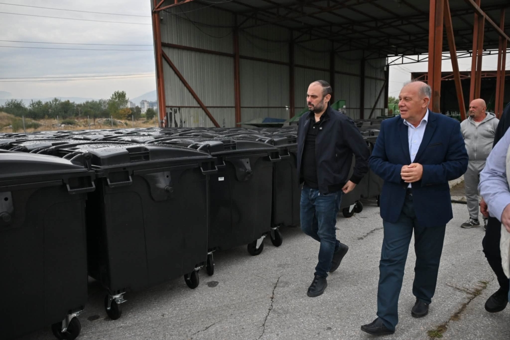 Gjorgjievski: Kanë mbërritur 3.300 kontejnerë të rinj për Shkupin, nis shpërndarja nëpër qytet!
