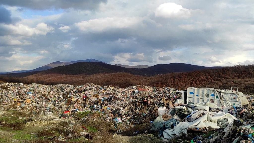 Bllokohet deponia “Krasta”, mbeturinat e Kumanovës dërgohen në dy komuna tjera