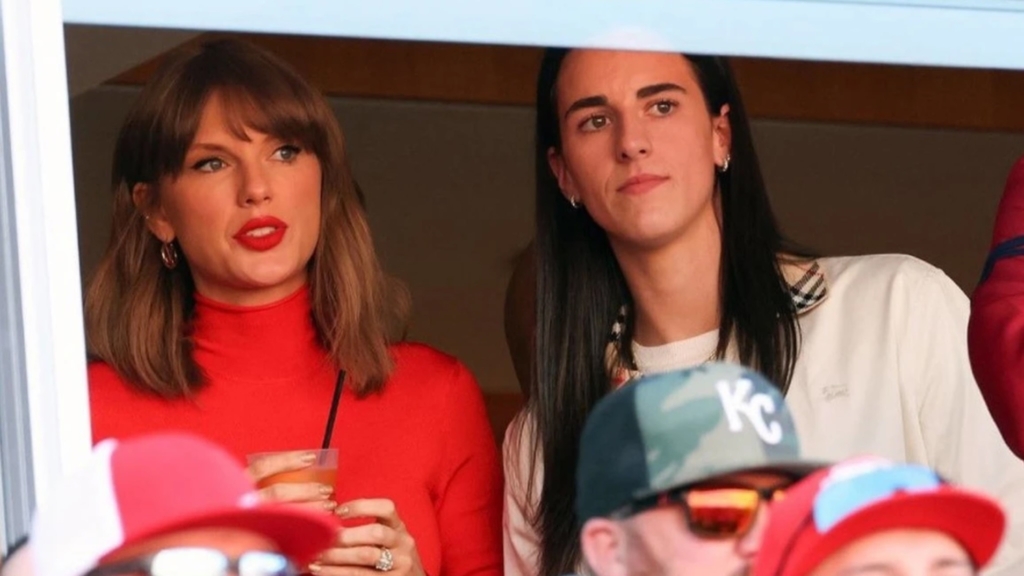 Taylor Swift detyrohet t’i kërkojë një fanseje të ndalojë filmimin gjatë…