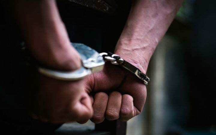 Arrestime në disa qytete, sekuestrohen marihuanë, drogë dhe para