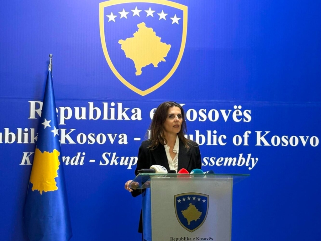 Çitaku: Marta Kos të shqetësohet për drejtësinë në Hagë, jo për ligjet e Kuvendit